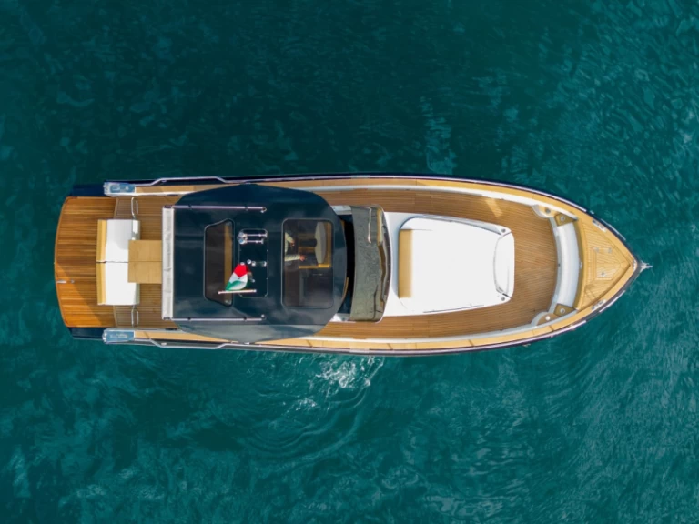 ITALUYRE CLASSIC 38 de alquiler a Positano