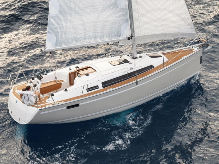 Bavaria Cruiser 33 de alquiler a Olbia