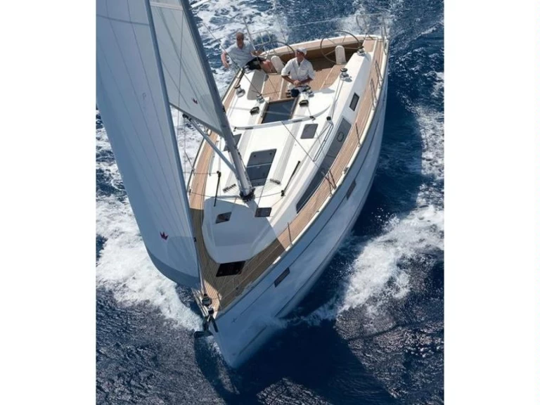 Bavaria Cruiser 41 de alquiler a Olbia