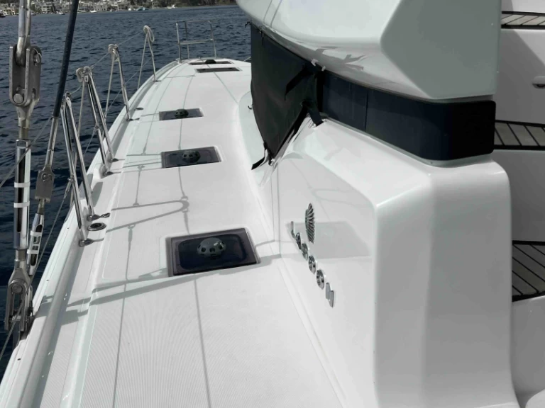 Alquiler de Lagoon Lagoon 51 en Álimos