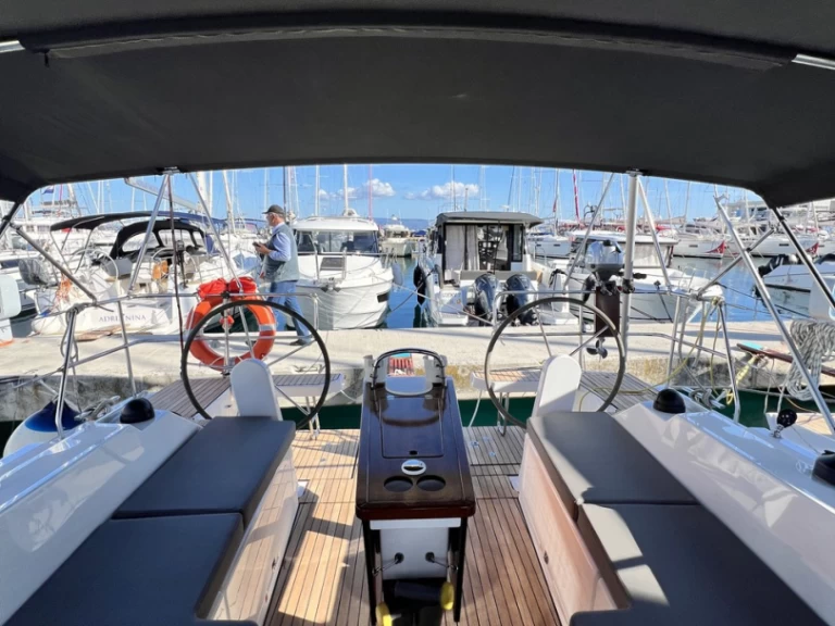 Alquiler de Bavaria Bavaria C38 en Split