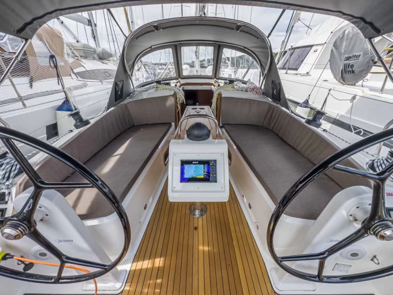 Alquiler de embarcaciones Bavaria Cruiser 37 enPula en Samboat
