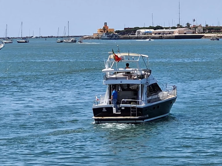 Alquiler de embarcaciones Guy Couach Guy Couach 1050 Fly enPortimão en Samboat