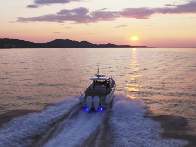 Alquiler de barcos Sukošan barato de Nimbus T11