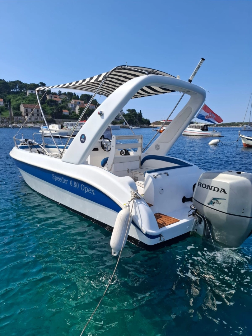 Alquiler de barcos Hvar barato de 680 Open