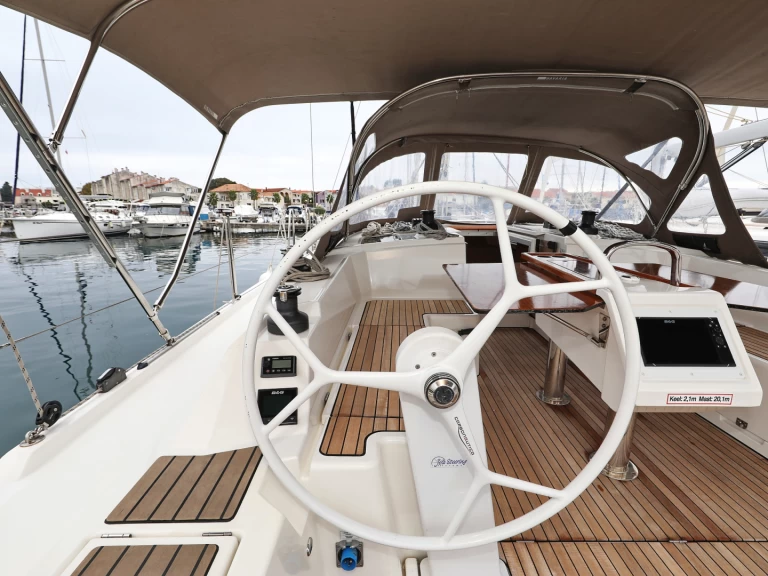 Bavaria Bavaria C42 de alquiler a Biograd na Moru