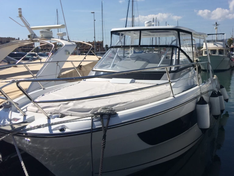 Alquiler de Lancha, con o sin patrón Jeanneau Cogolin