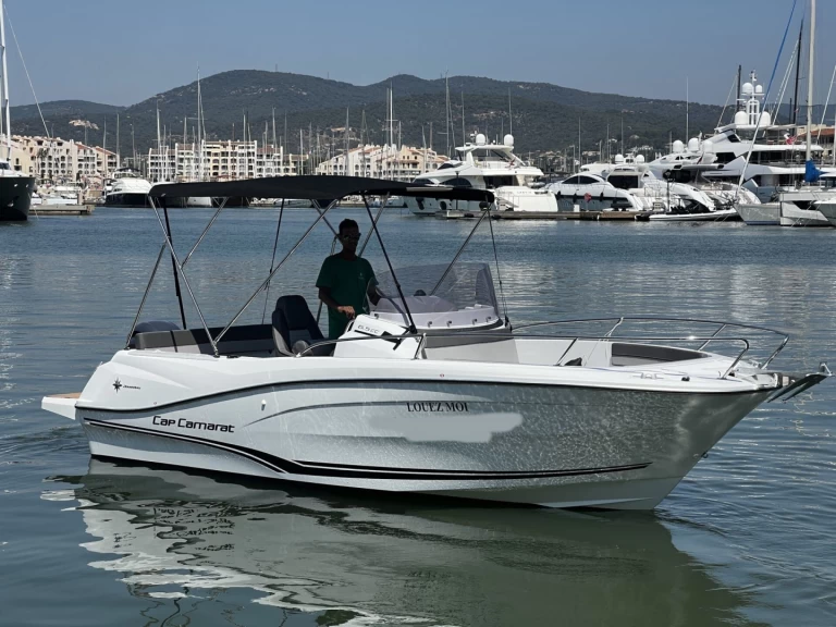 Alquiler de Jeanneau Cap Camarat 6.5 CC Serie 3 en Cogolin