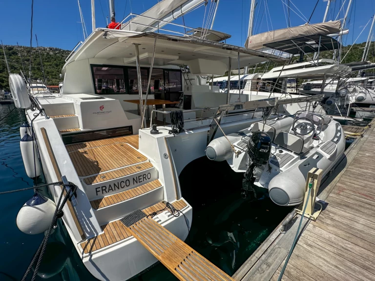 Alquiler Catamarán Fountaine Pajot con o sin  título de navegación