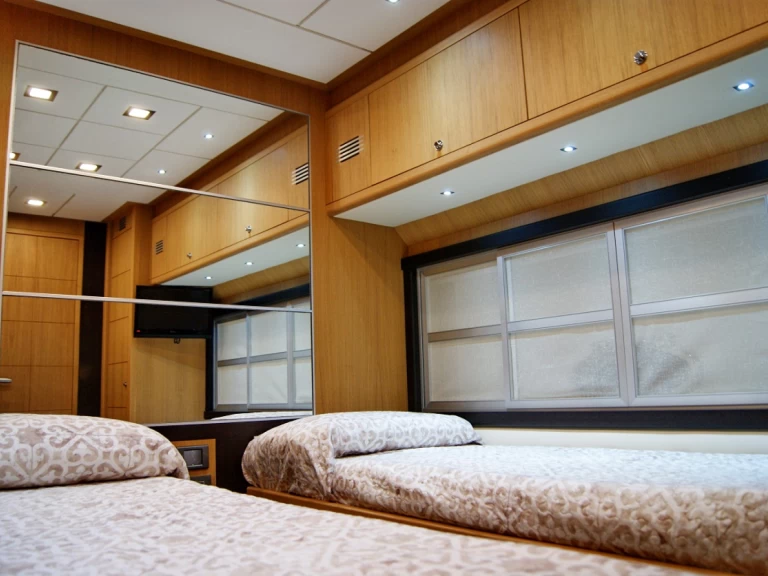 Alquiler Yate de lujo Abacus con o sin  título de navegación