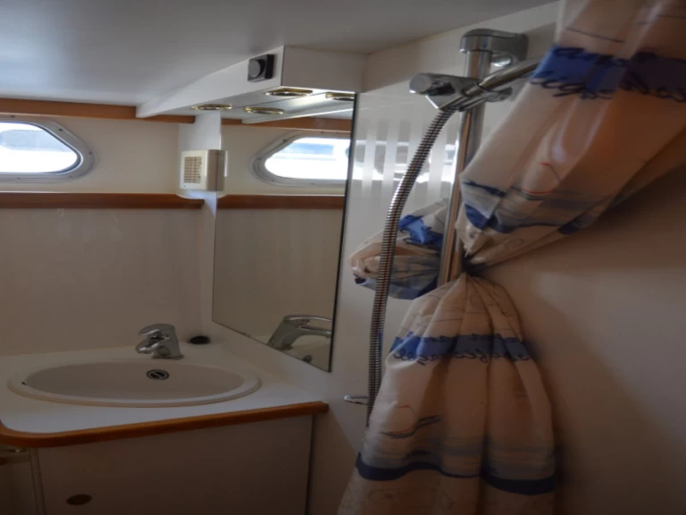 Alquiler de embarcaciones De Drait Valkkruiser 1350 enDrachten en Samboat