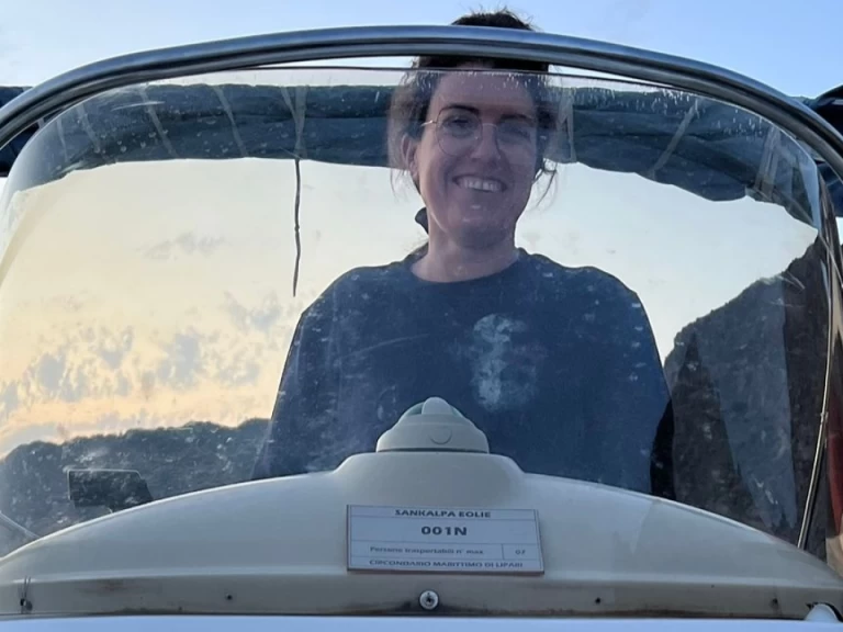 Alquiler de barcos Lipari barato de Prestige one