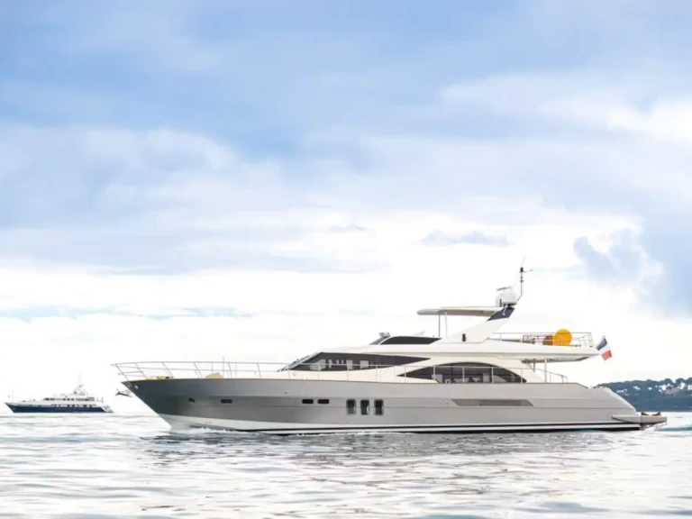 Alquiler de embarcaciones Guy Couach Guy Couach 2300 enAntibes en Samboat