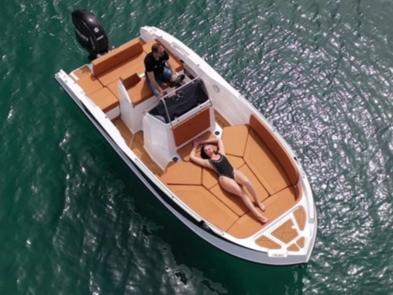 Nireus CL 620 de alquiler a Sanguinet