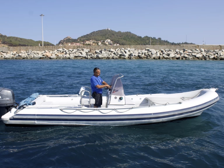 Alquiler de embarcaciones Joker Boat Coaster 650 enArbatax en Samboat