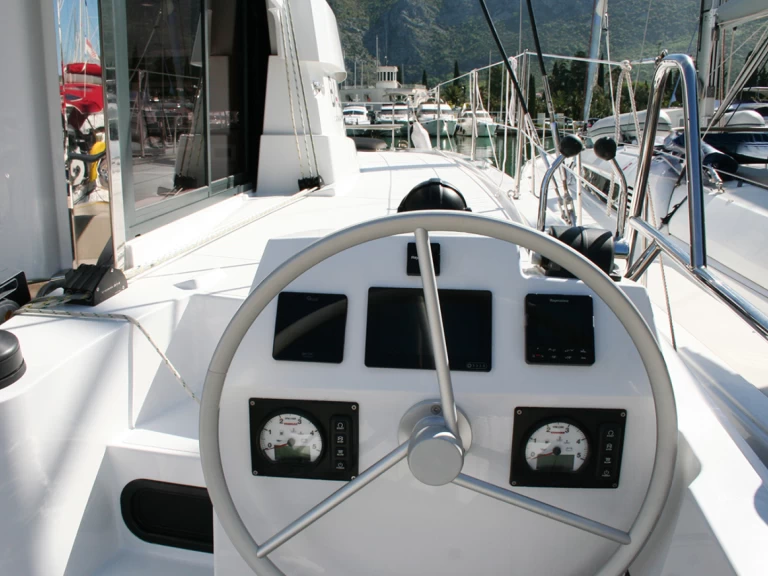 Alquiler Catamarán en Komolac - Bali Bali Catsmart