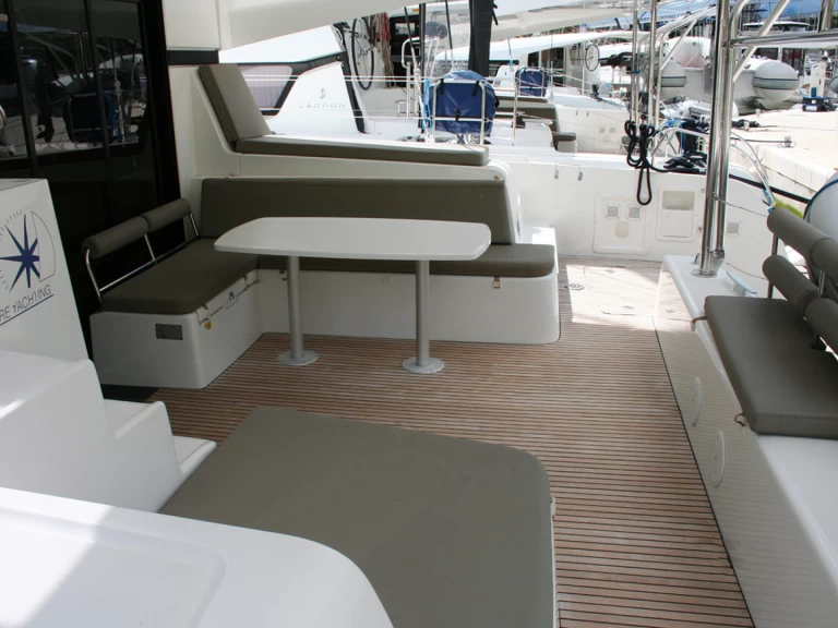 Alquiler Catamarán en Komolac - Lagoon Lagoon 42