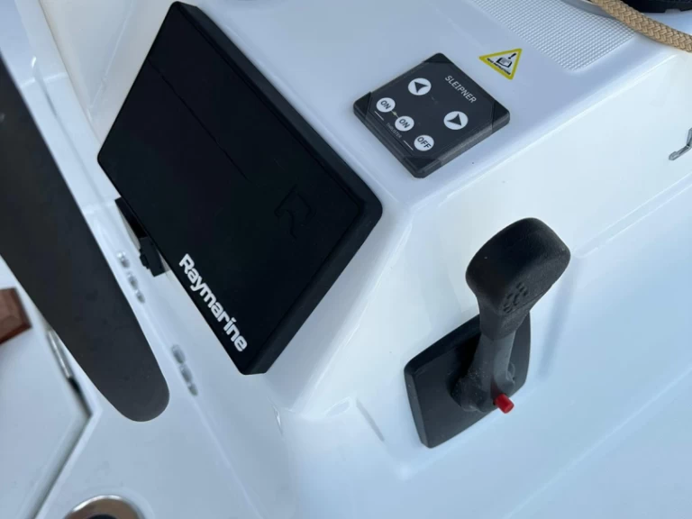 Alquiler de Velero, con o sin patrón Jeanneau Komolac