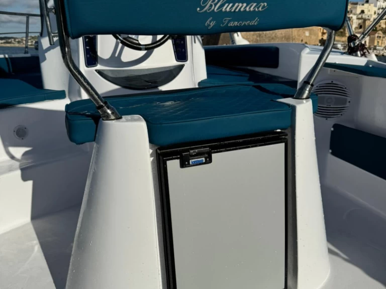 Alquiler Lancha Blumax con o sin  título de navegación