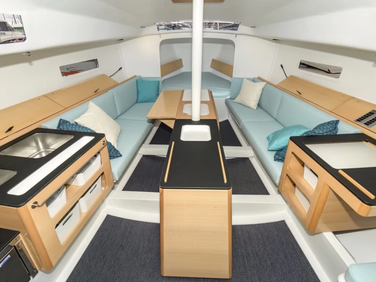 Alquiler Velero Pogo Structures con o sin  título de navegación