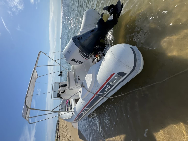 Alquiler Neumática Selva con o sin  título de navegación