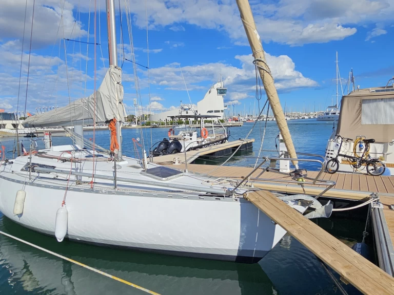 Alquiler de barcos Port-Camargue barato de First 30