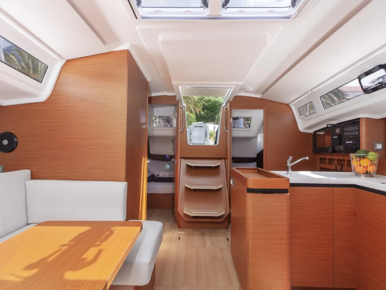 Alquiler de Velero, con o sin patrón Jeanneau Split