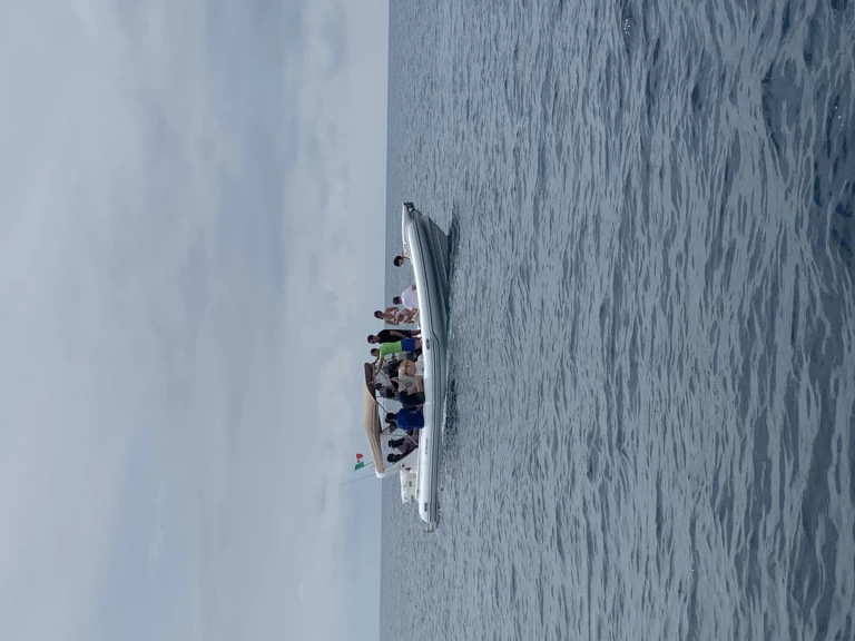 Alquiler de Stingher Stingher 800gt en Panarea