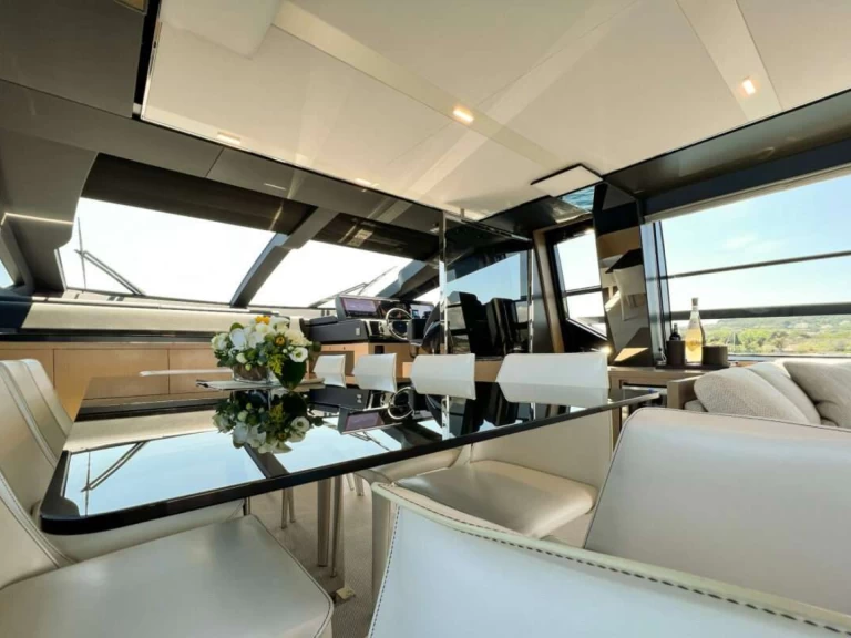 Riva KAR de alquiler a San Remo