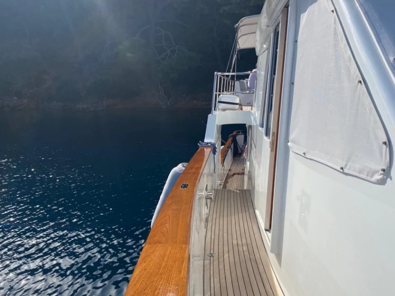 Alquiler Yate de lujo  con o sin  título de navegación