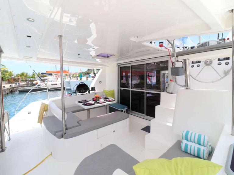 Alquiler de embarcaciones Robertson and Caine Groovy enSanta Lucía en Samboat