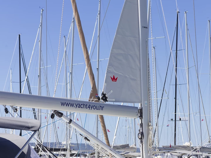 Bavaria Bavaria C45 de alquiler a Kaštela