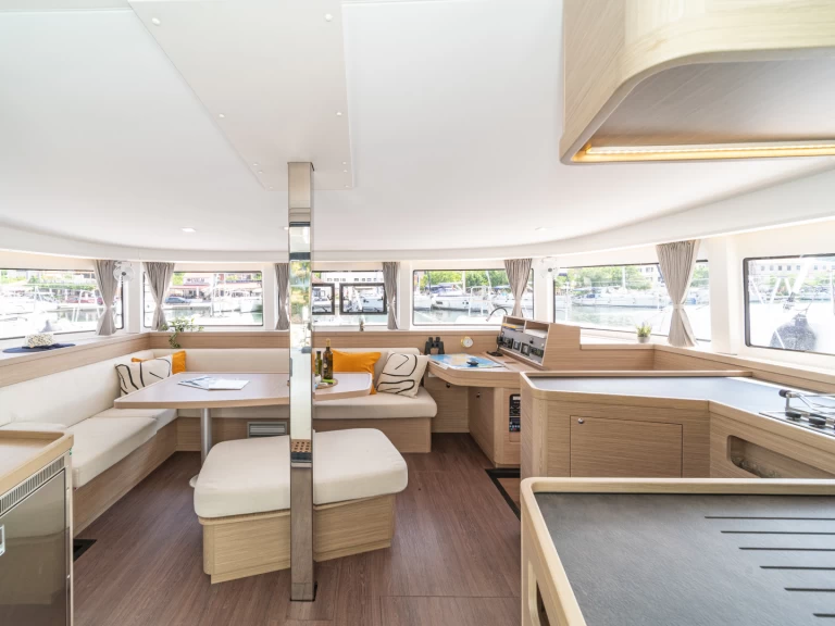 Lagoon Lagoon 42 de alquiler a Skradin