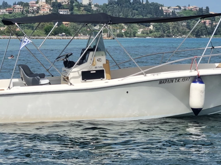Alquiler de barcos Corfú barato de White Shark 215