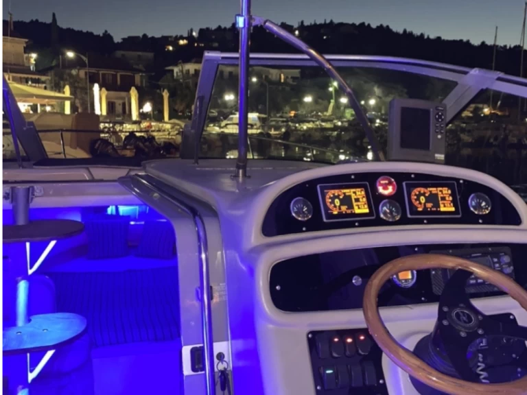 Alquiler de embarcaciones Sea Ray Sea Ray 290 Sundancer enNikiána en Samboat