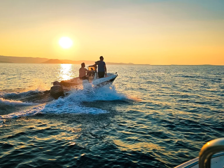 Alquiler de  Compass 150 en Naxos (Ciudad)