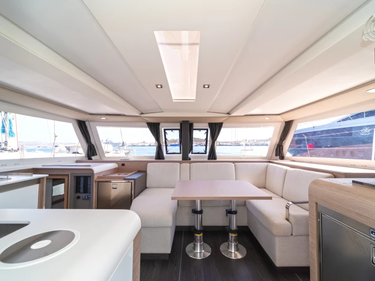 Alquiler Catamarán Fountaine Pajot con o sin  título de navegación