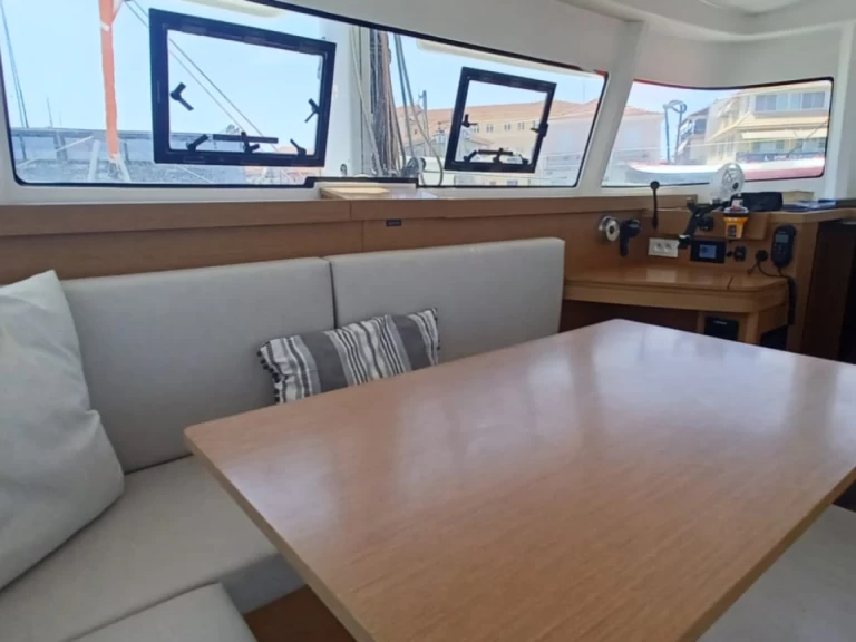 Catamarán para alquilar Lefkáda al mejor precio