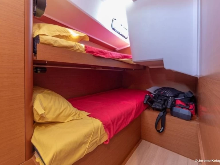 Alquiler de Velero, con o sin patrón Jeanneau Gouviá