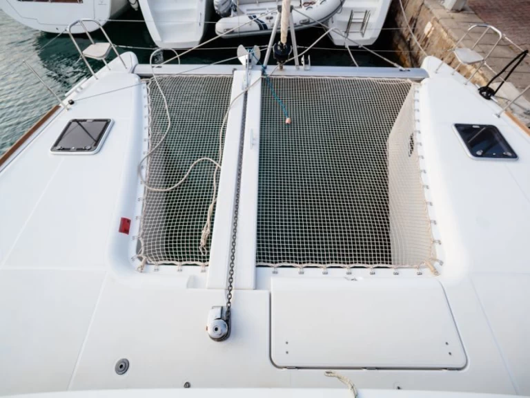 Alquiler de embarcaciones Lagoon Lagoon 400 S2 enPunta Ala en Samboat