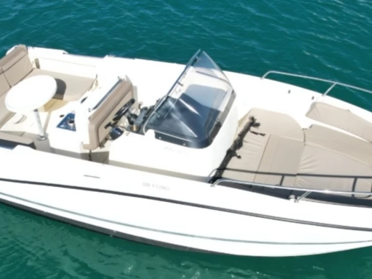 Alquiler de Quicksilver Active 755 open en Marsella