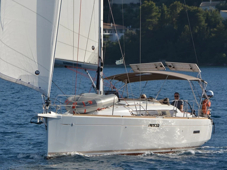 Alquiler de Jeanneau 389 en Lefkáda