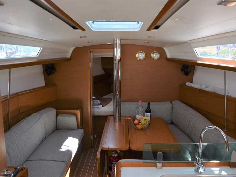 Alquiler de barcos Lefkáda barato de 389