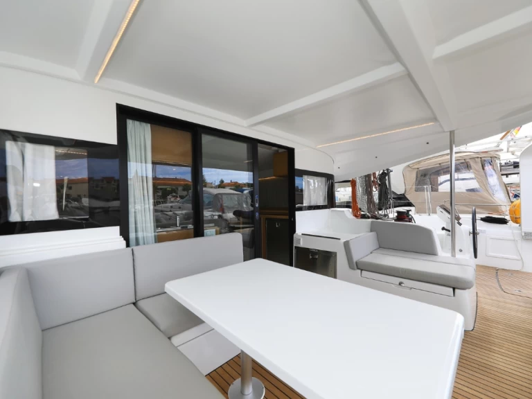 Alquiler de Catamarán, con o sin patrón Excess Biograd na Moru