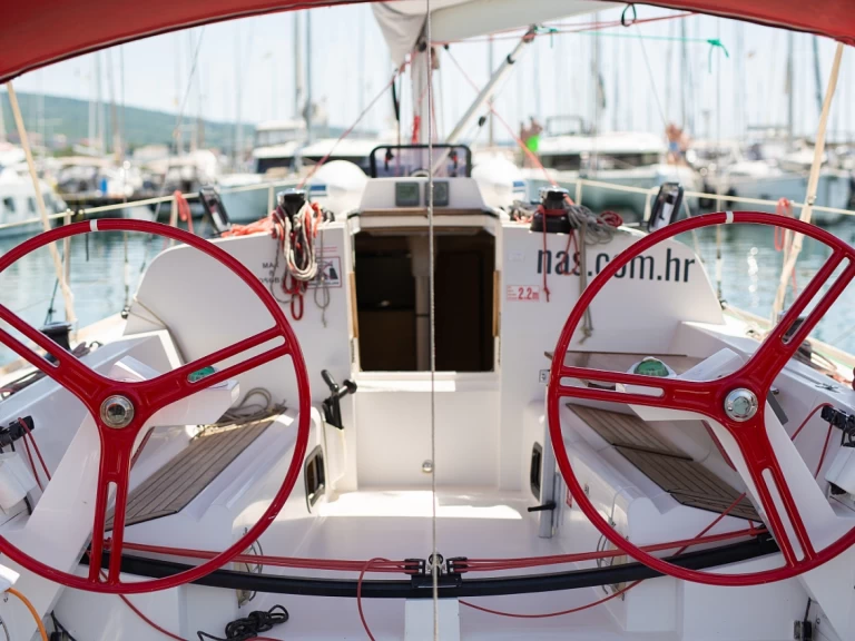 Alquiler de barcos Punat barato de Elan 350 Performance