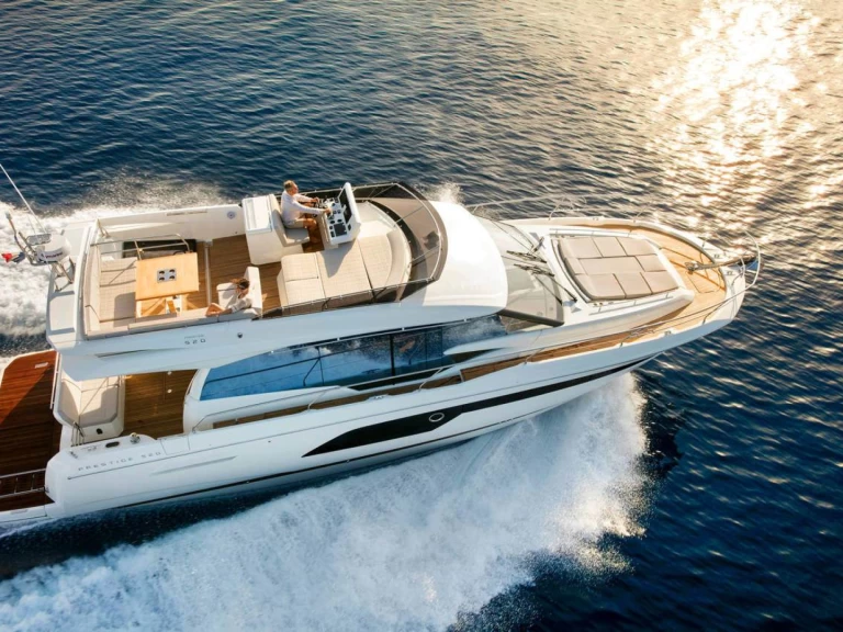 Alquiler de embarcaciones Prestige Prestige 520 enCannes en Samboat