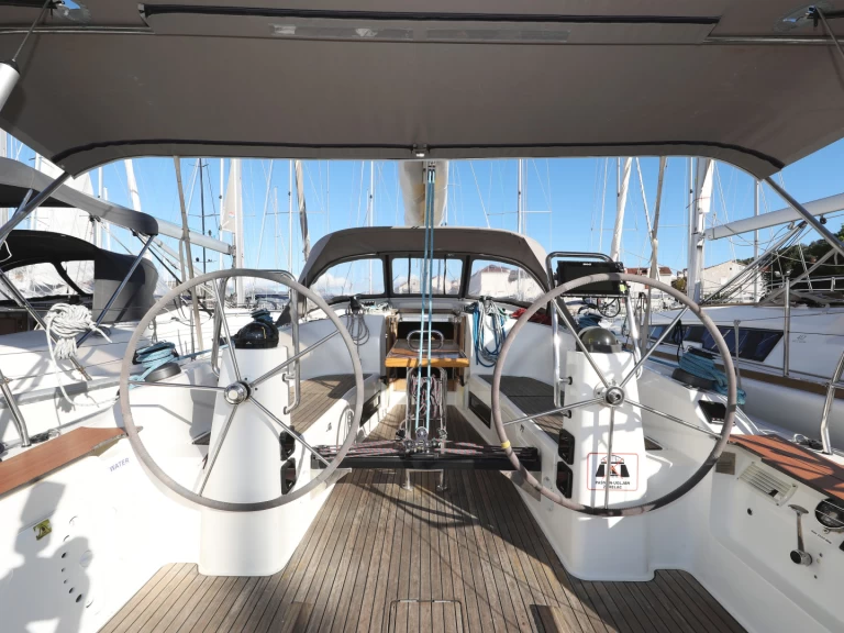 Alquiler de Velero, con o sin patrón Bavaria Trogir