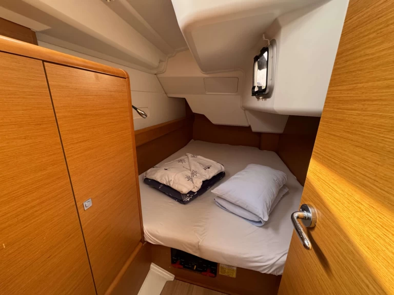 Jeanneau Sun Odyssey 389 de alquiler a Rogoznica