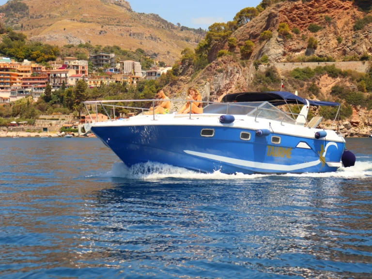 Alquiler Lancha Navalplast con o sin  título de navegación