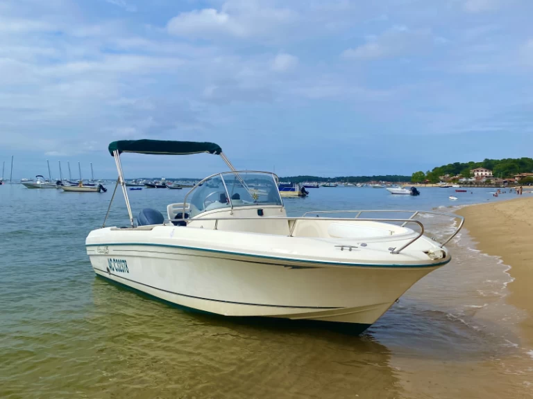 Alquiler de embarcaciones Jeanneau Cap Camarat 625 enLège-Cap-Ferret en Samboat